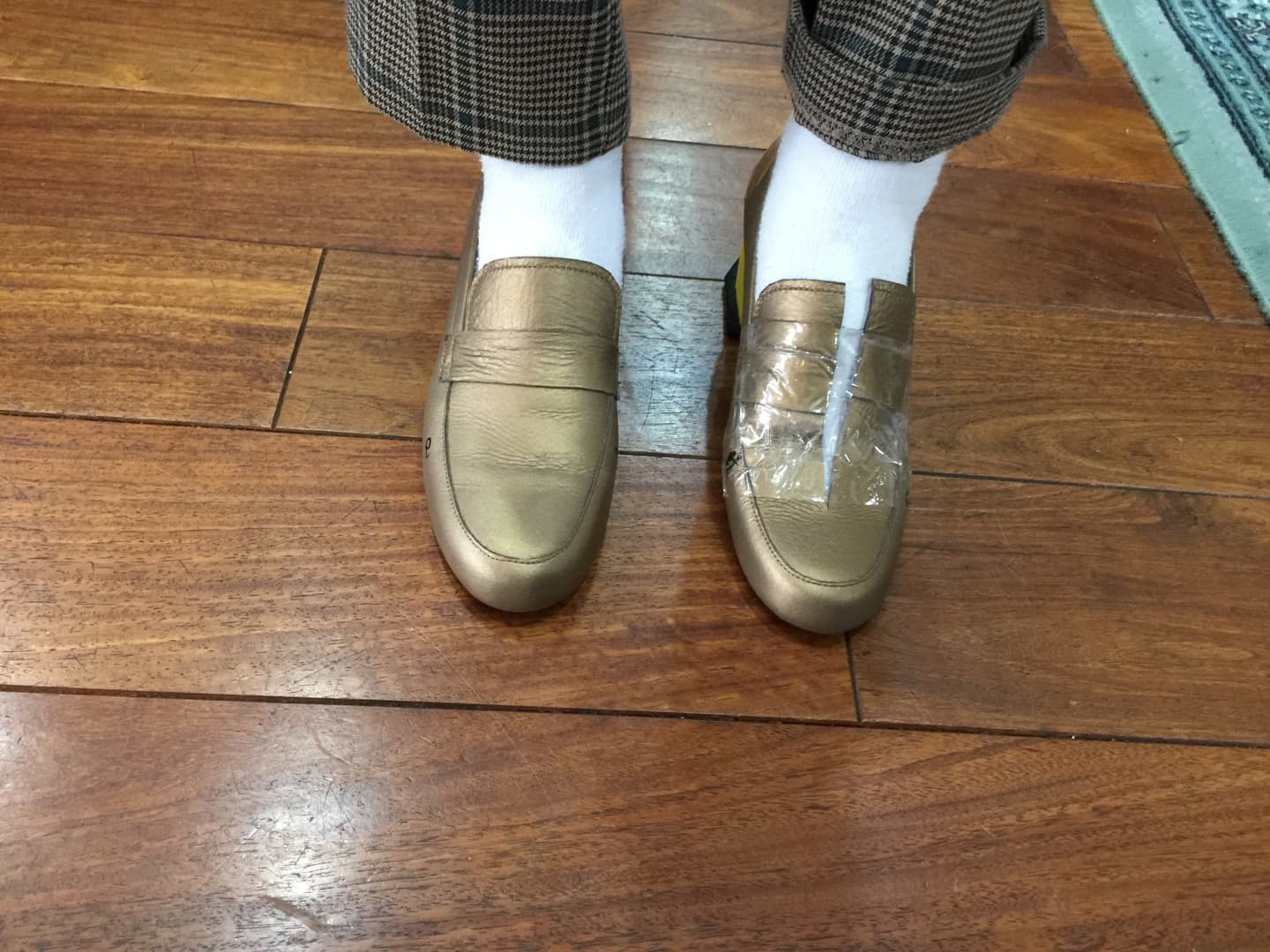 仮革の靴